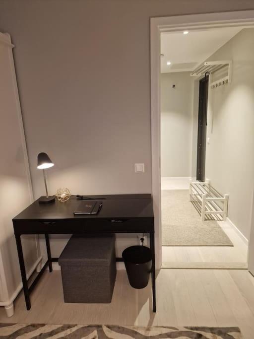Modern Room With Bathroom, No Kitchen And Your Own Entrance Stockholm Exterior foto